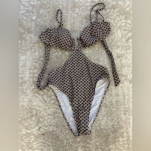 NWT Brown Patterned CupsheXJoJoFletcher cut out one piece
